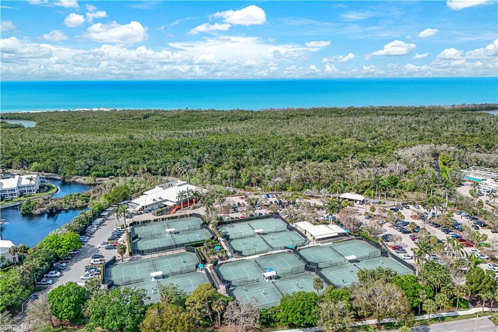 Pelican Bay Tennis Courts at the Commons