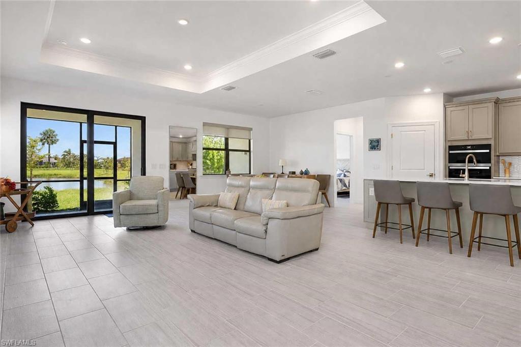 10383 Maddox LN photo 12