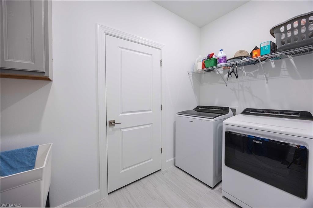 10383 Maddox LN photo 32