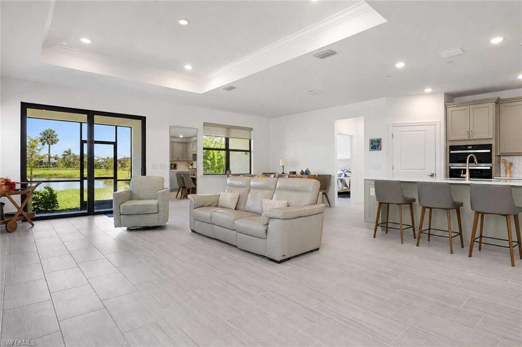 10383 Maddox LN photo 10