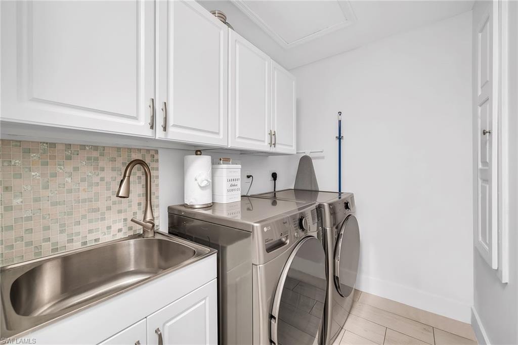 1276 Treasure CT photo 32