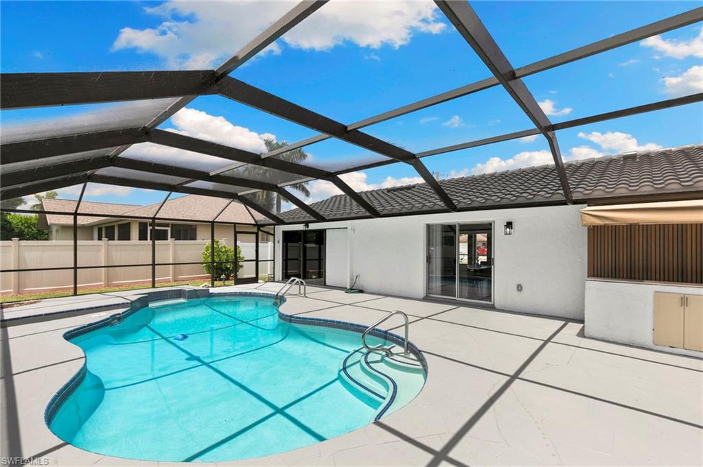 351 Columbus WAY photo 17