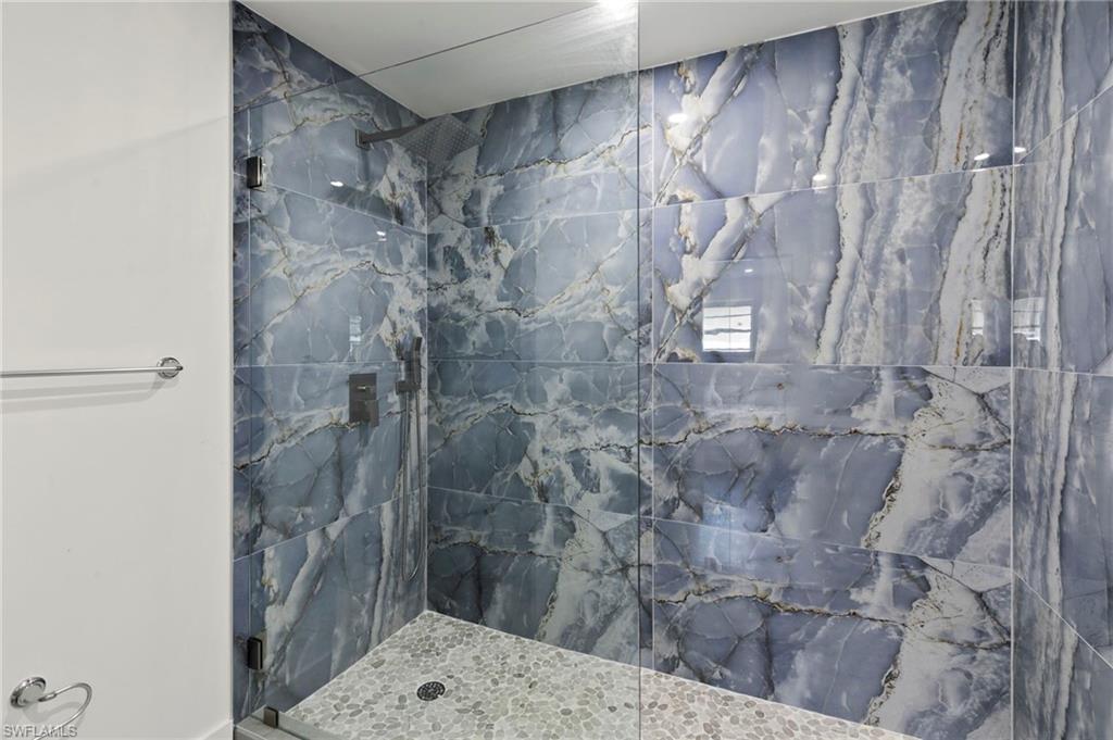 351 Columbus WAY photo 12