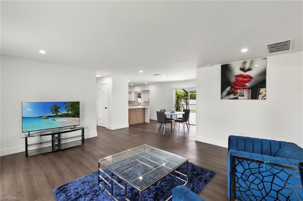 351 Columbus WAY