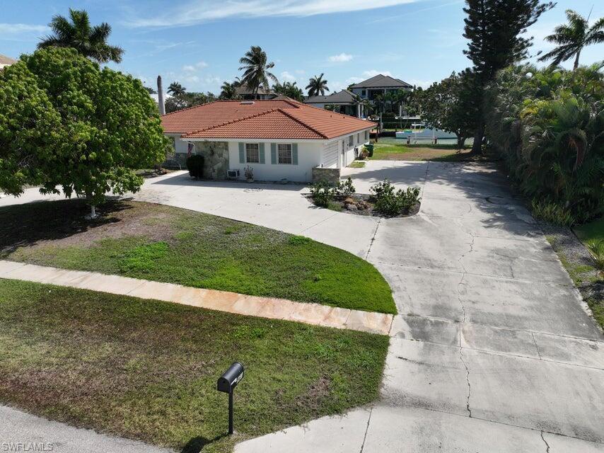 961 Scott DR