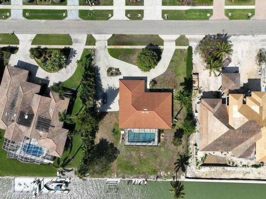 961 Scott DR photo 9