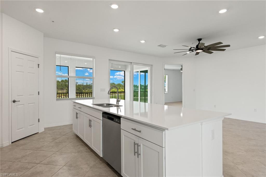15895 Grassland LN 4521 photo 9