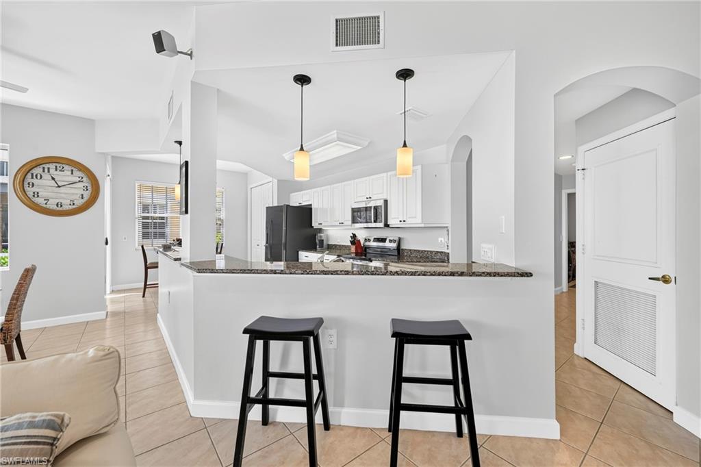20231 Burnside PL 403 photo 8