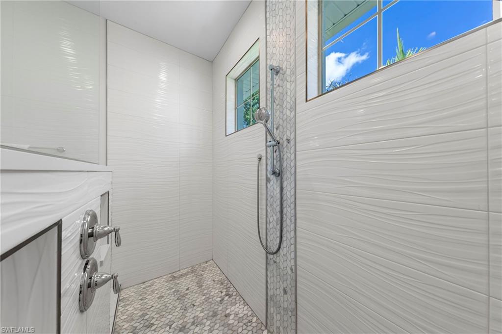 18151 Parkridge CIR photo 24
