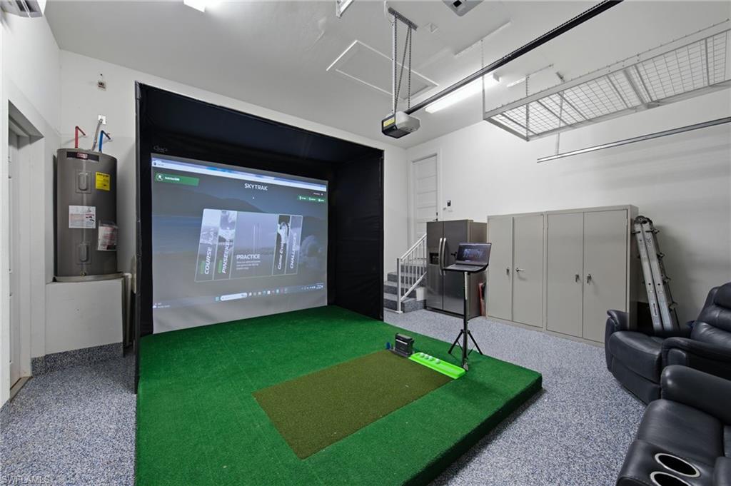 Air conditioned garage / Golf Sim