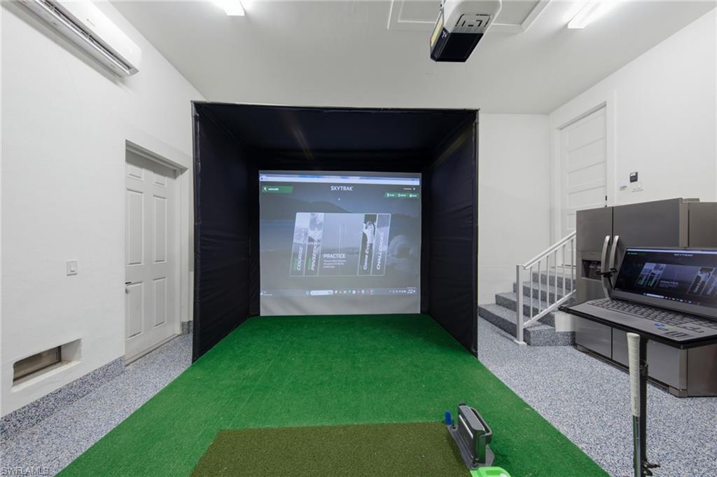 Air conditioned garage / Golf Sim
