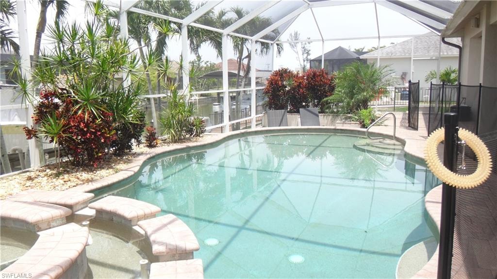 1519 SW 40th TER