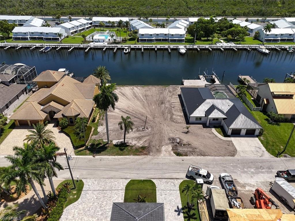 Waterfront lot with direct canal access