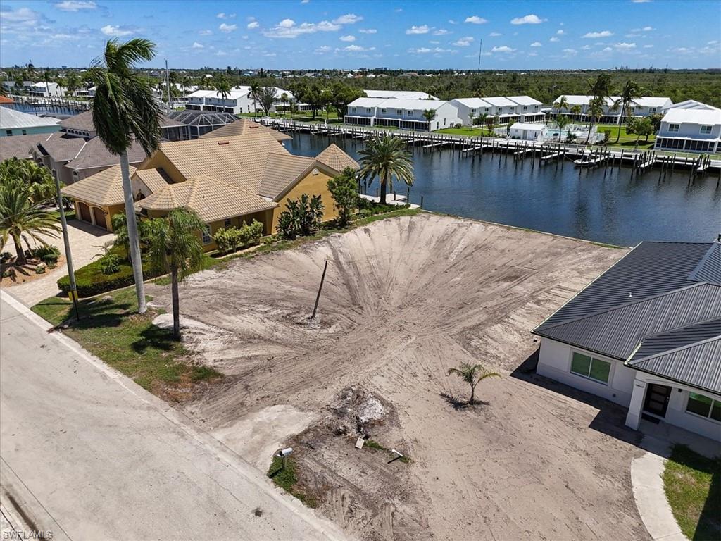 Waterfront lot with direct canal access