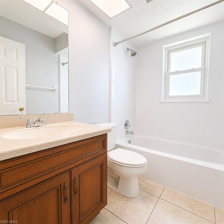 124 SE 27th ST photo 13