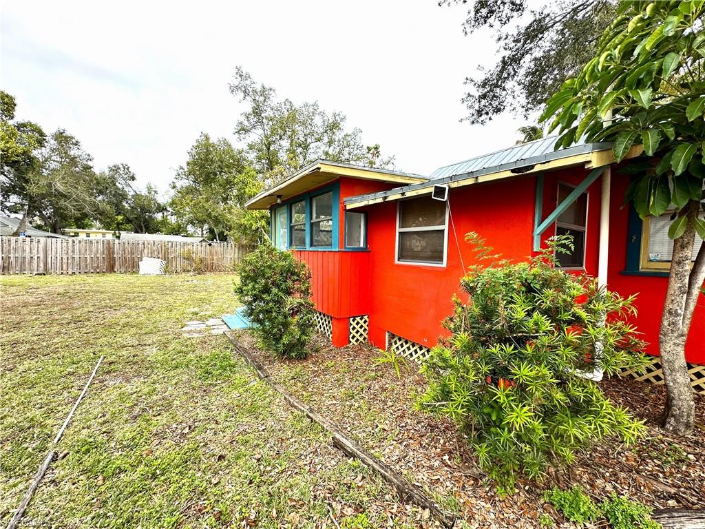 1792 Hough ST photo 17