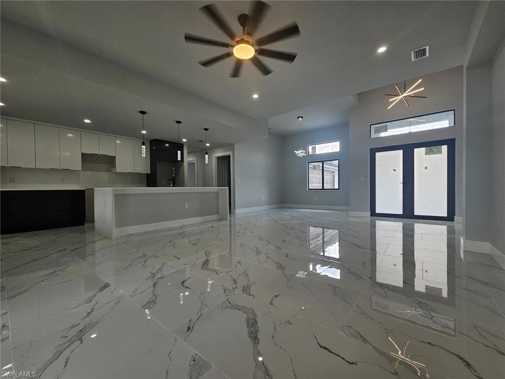 1102 Poinsettia AVE