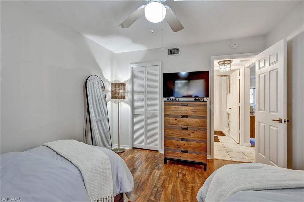 7340 Saint Ives WAY 3102 photo 28