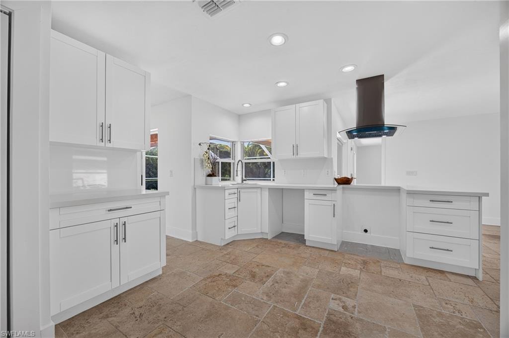 6049 Perthshire LN photo 10
