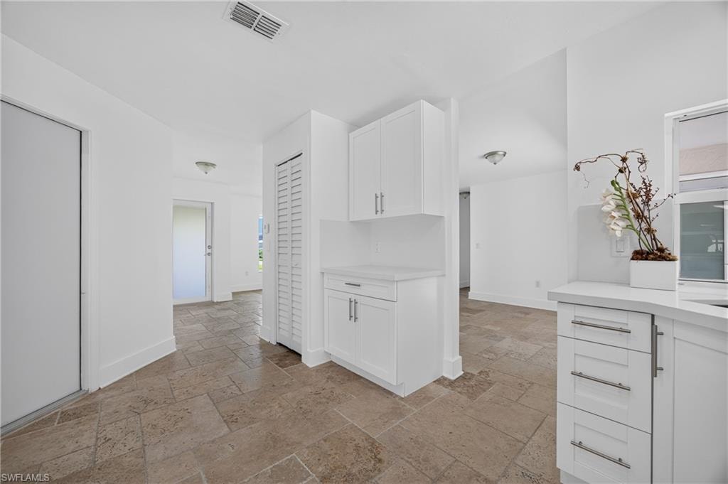 6049 Perthshire LN photo 14