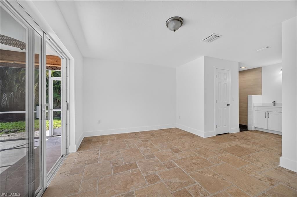 6049 Perthshire LN photo 18