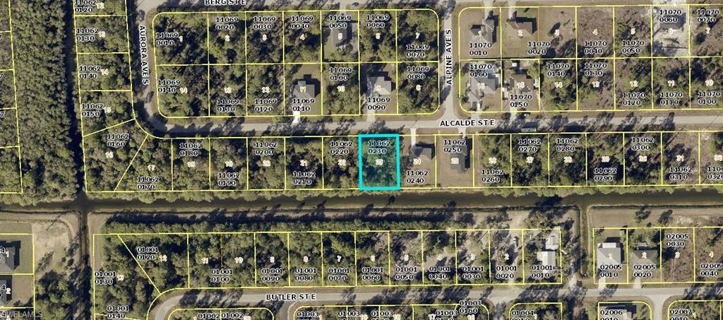 Aerial Parcel Map. Identifying the property within a residential grid and displaying surrounding parcels