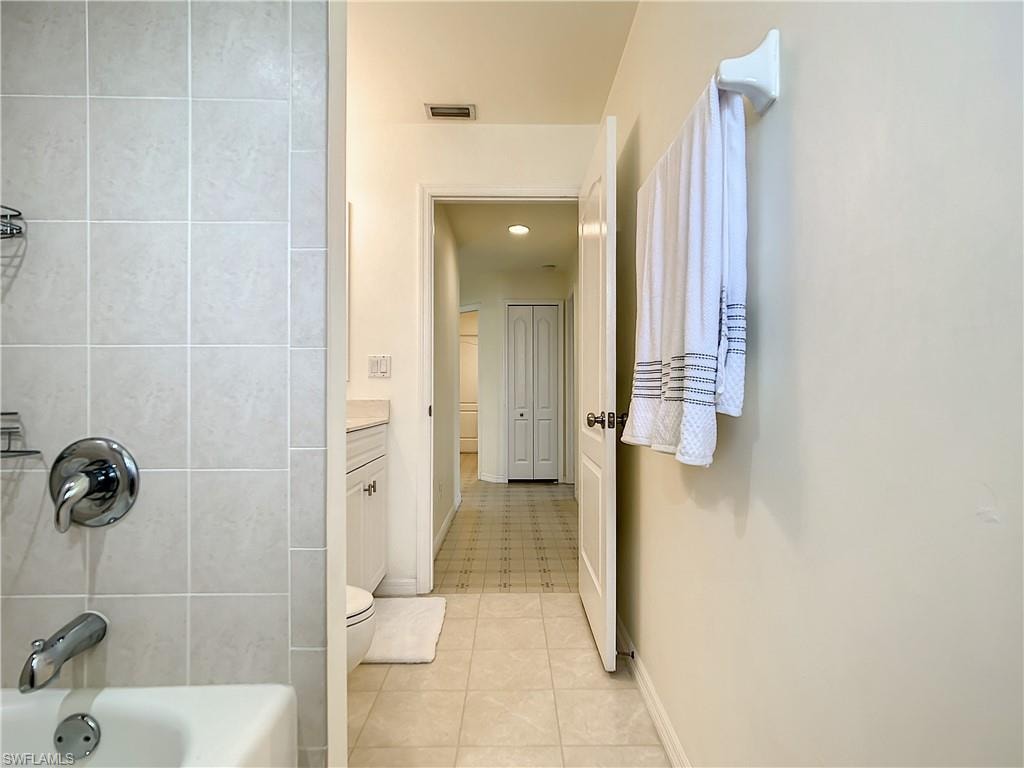 2129 Viscaya PKWY photo 17