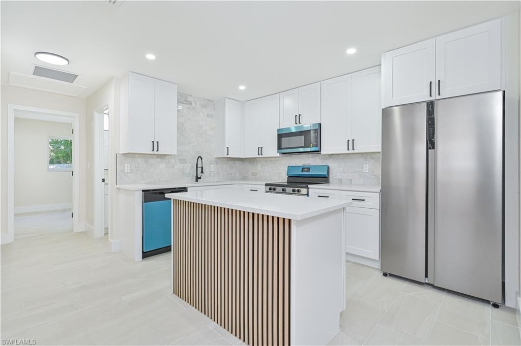 115 SE 24th AVE A+B