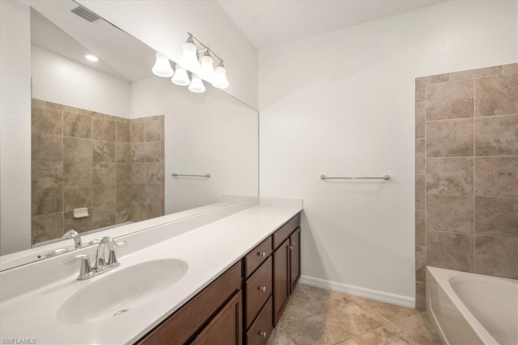 8892 Via Isola CT photo 16