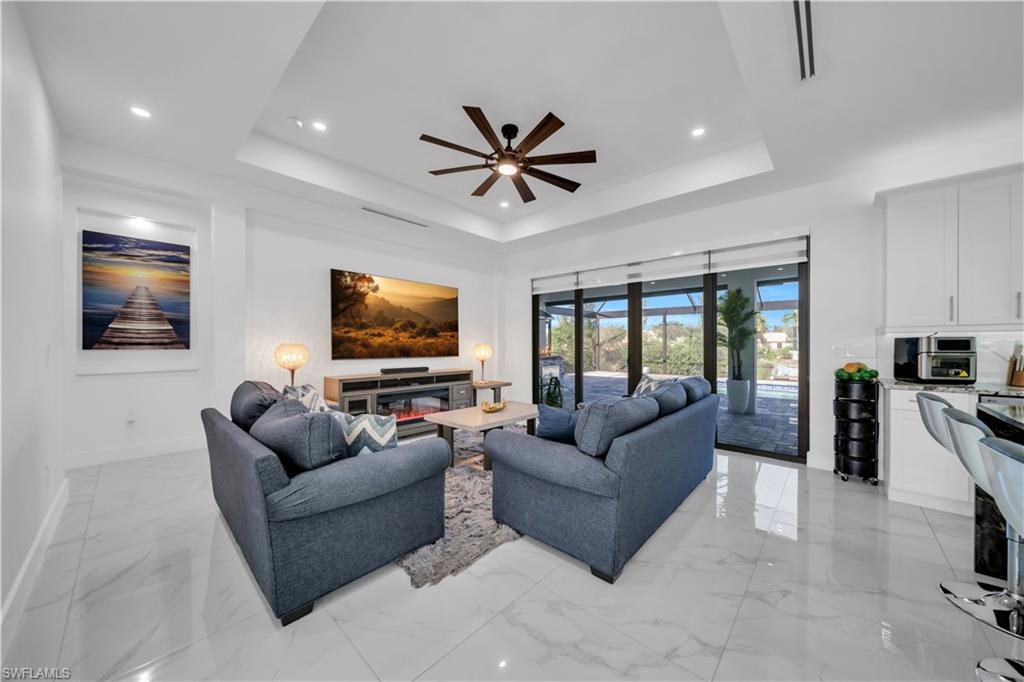 Tray ceiling with recessed lighting