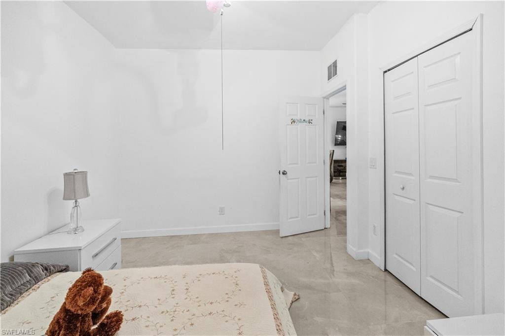 2025 NW 7th TER photo 14
