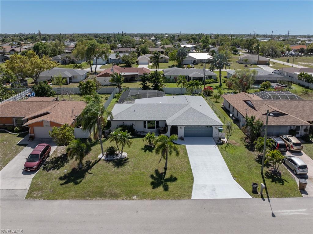 Bird's eye view with a residential view