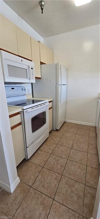 2271 1st ST 15
