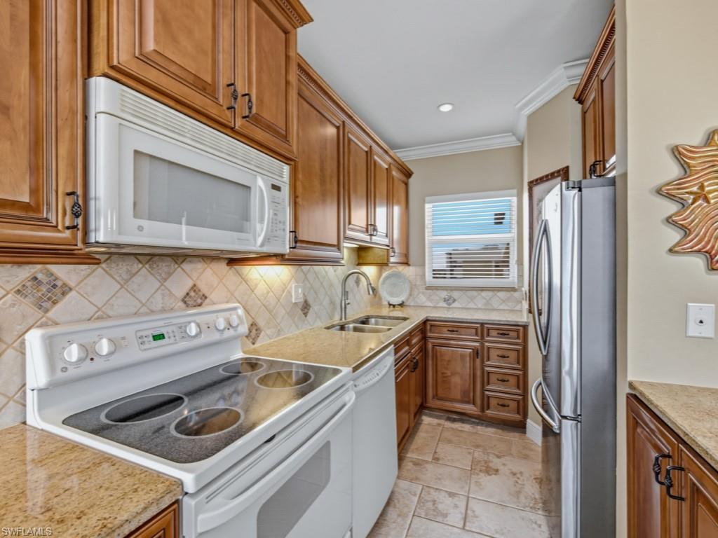 140 Seaview CT 1806N