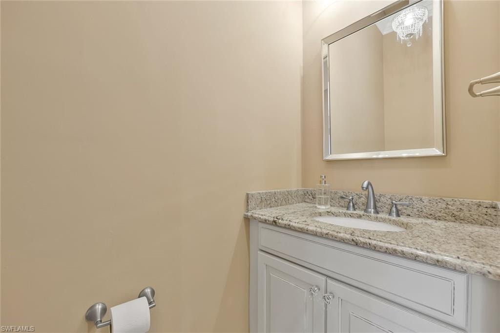 1/2 bath/powder room