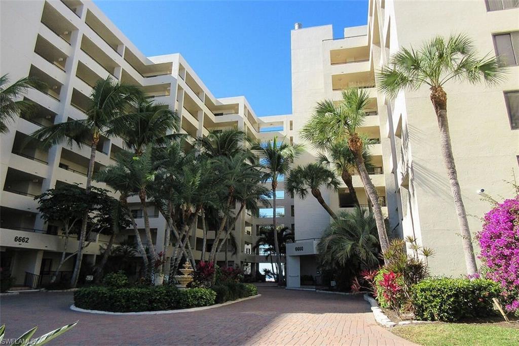 View of apartment building / complex