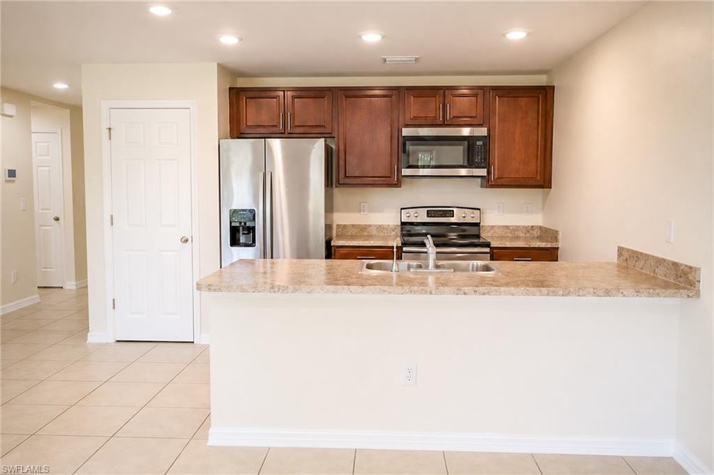 1108 NE 36th LN photo 6