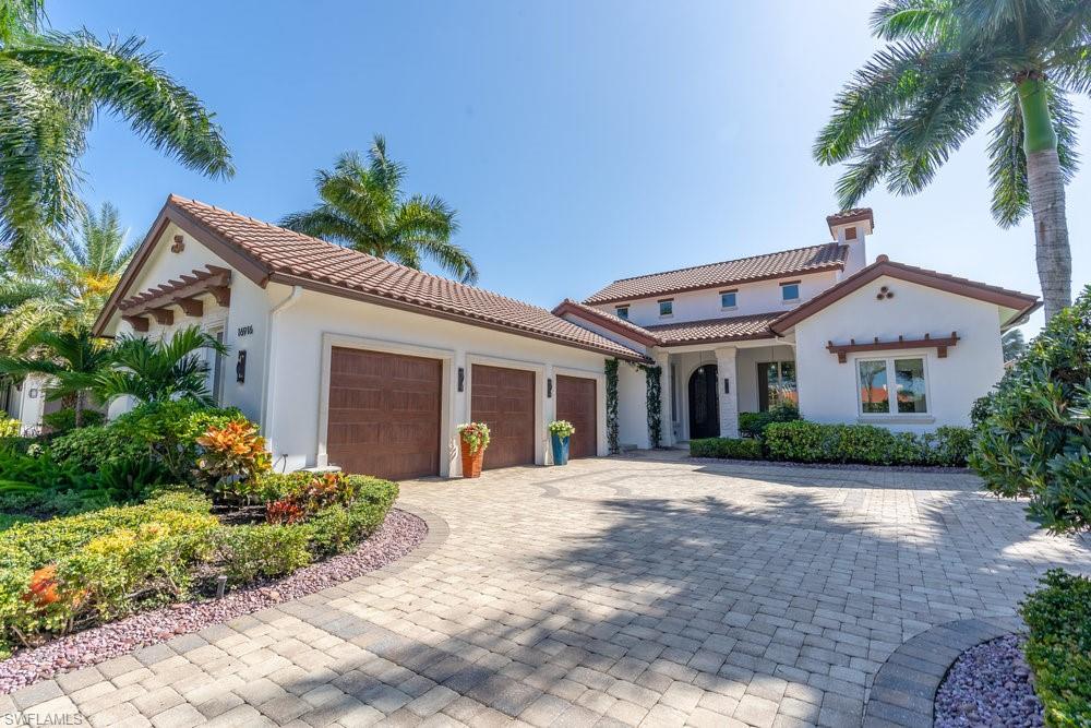 Full 3 Car Garage with AC climate controlled
