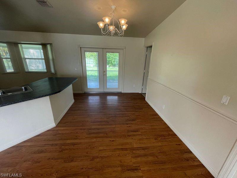 445 Candlewick CIR W