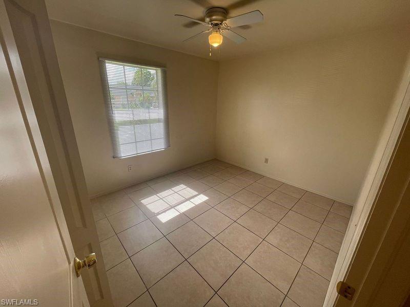 445 Candlewick CIR W photo 10
