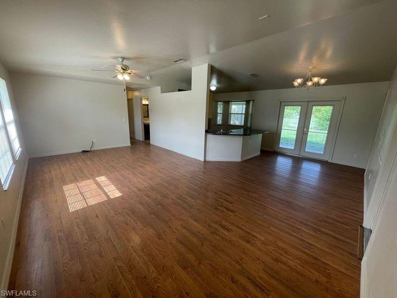 445 Candlewick CIR W
