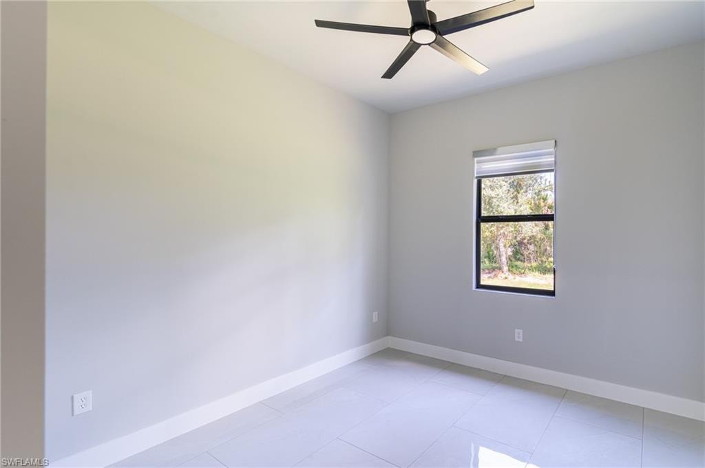 1015 Bagget ST E photo 22