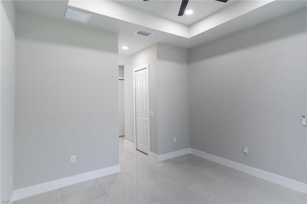 1015 Bagget ST E photo 28