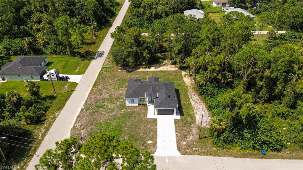 1015 Bagget ST E photo 44