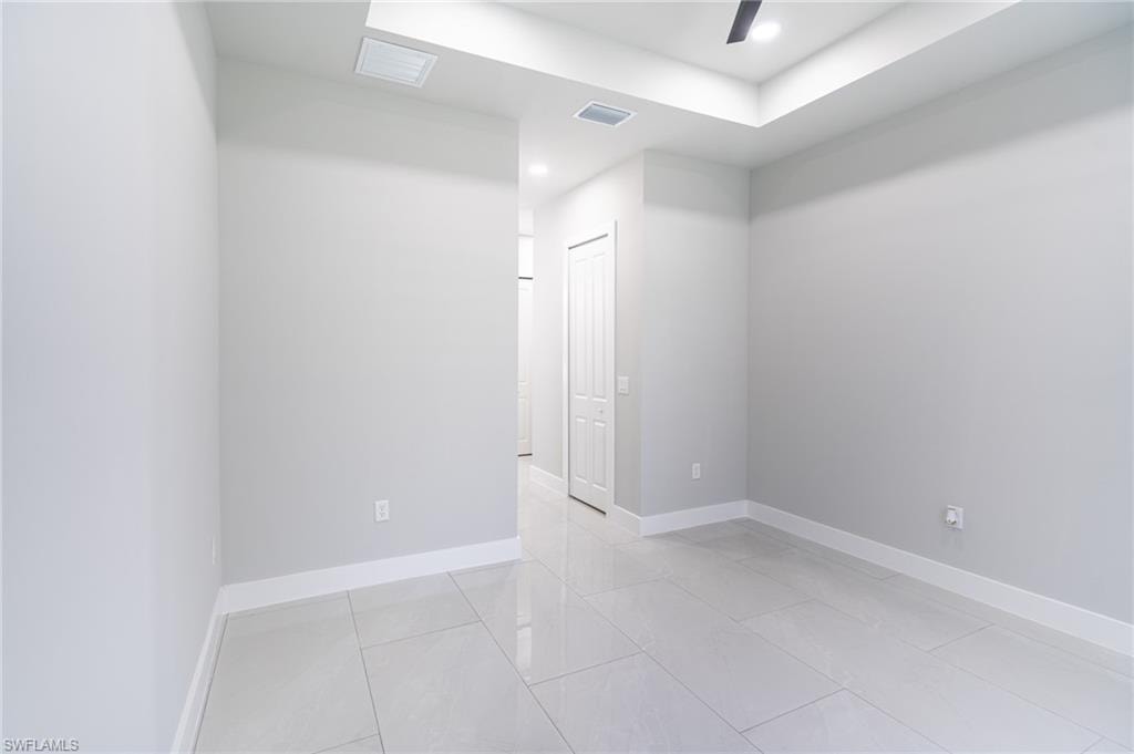 1015 Bagget ST E photo 39