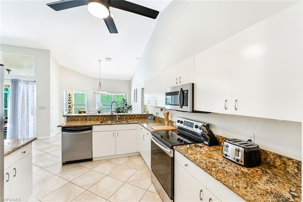 589 Lambton LN photo 7