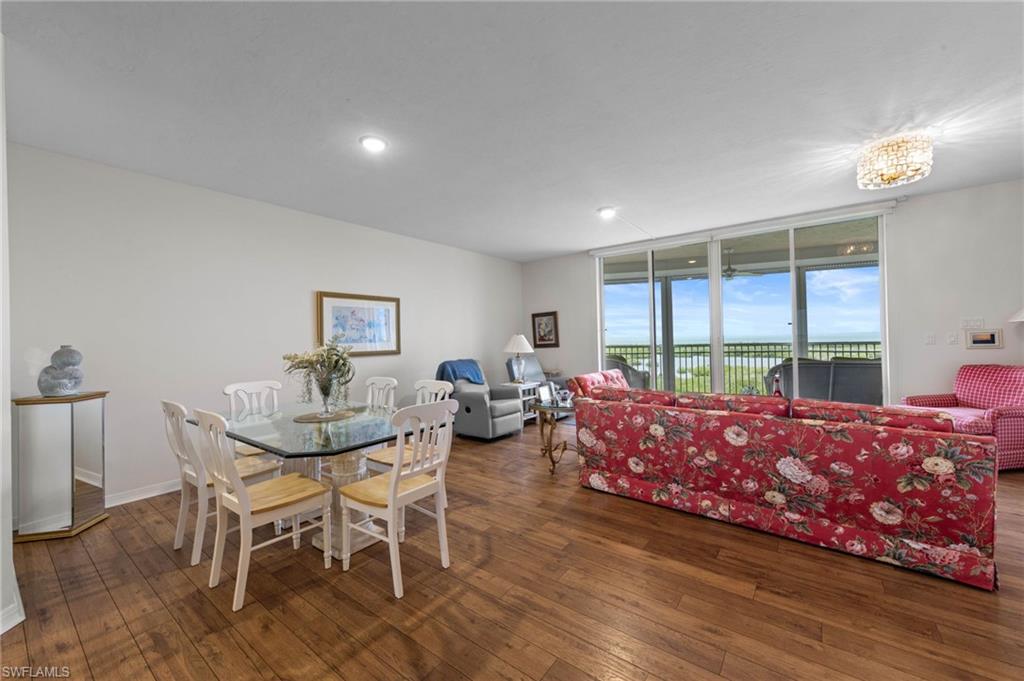 1001 Arbor Lake DR 904