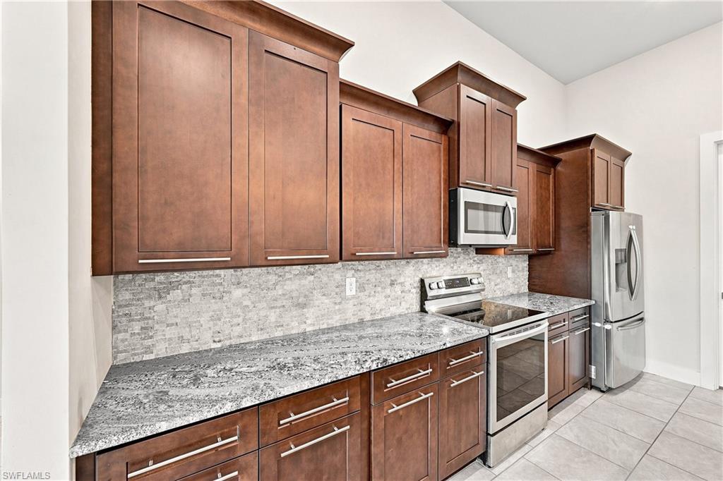 2524 SW 31st LN photo 14