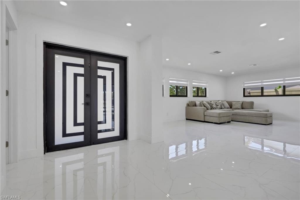 4943 Pelican BLVD