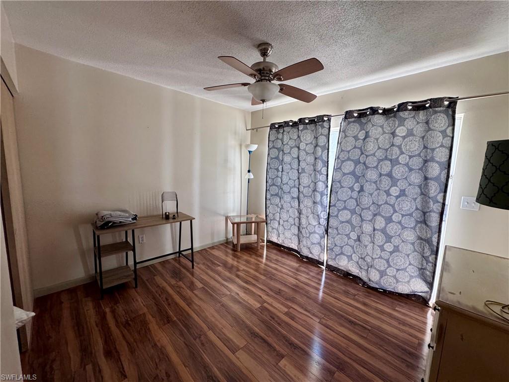 22215 Oneida AVE photo 19